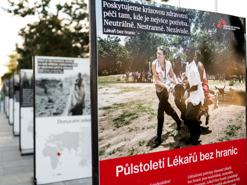 Půlstoletí Lékařů bez hranic: přijďte na výstavu před KCP
